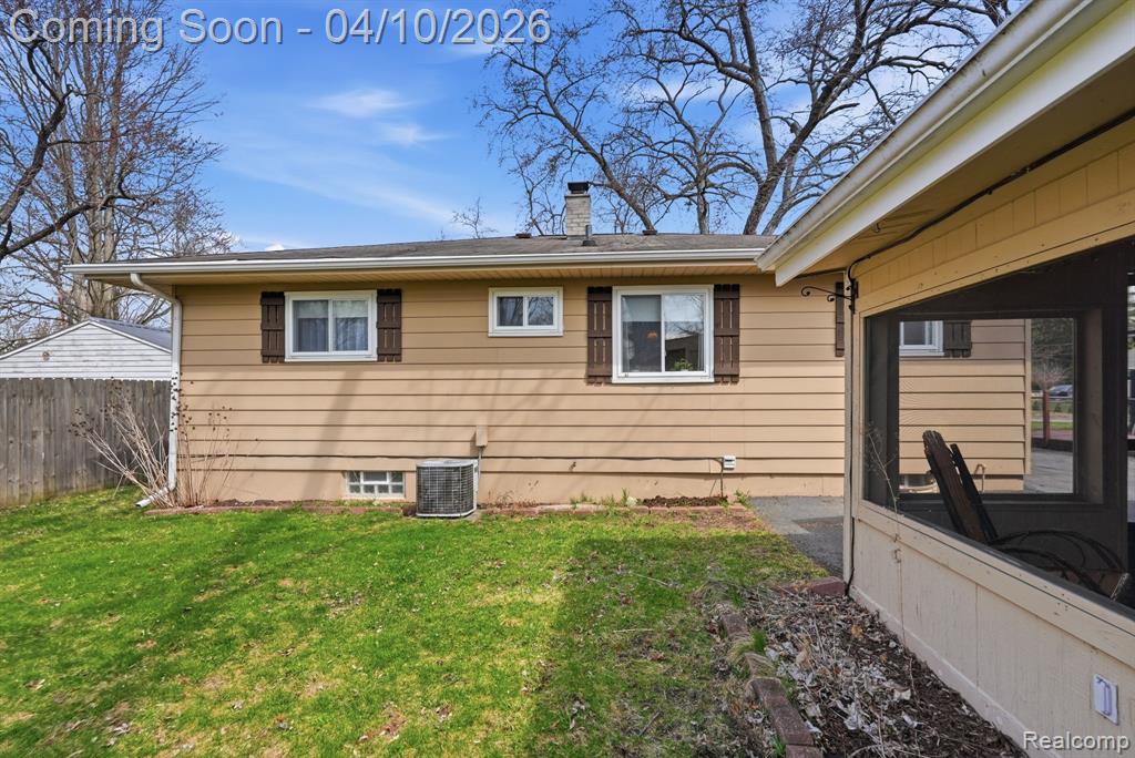7039 Lapham, Waterford, MI 48329 — Photo 29