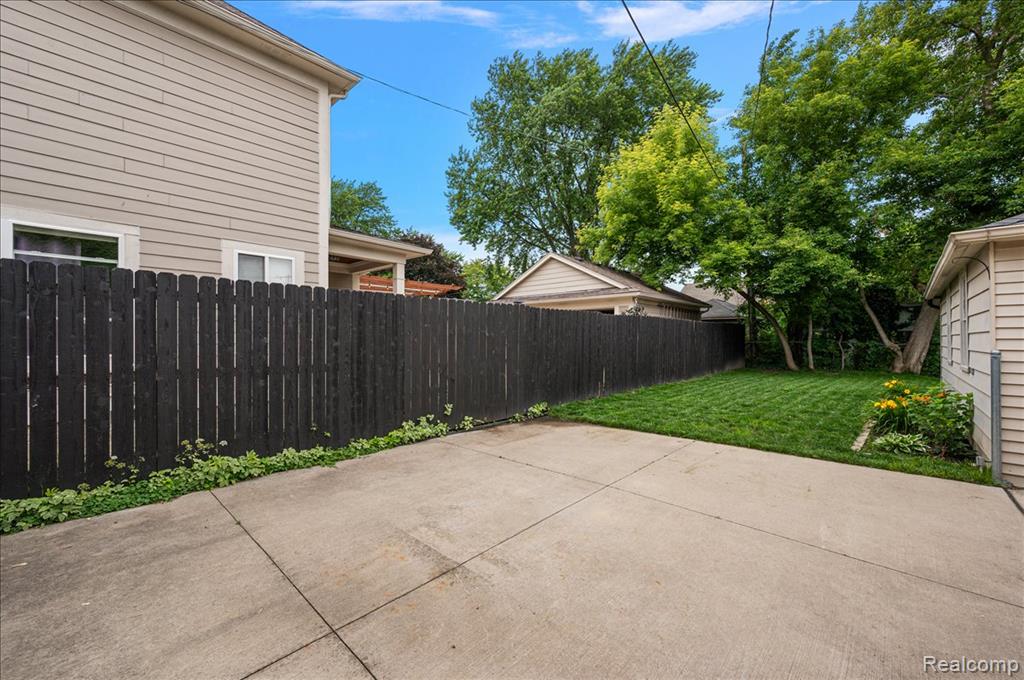 1186 Larkmoor Boulevard, Berkley, MI 48072 — Photo 27