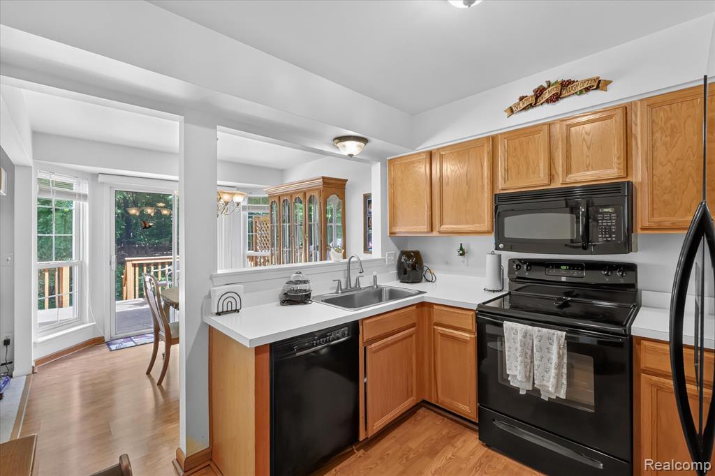 7866 Rivergate Drive, Westland, MI — Photo 9