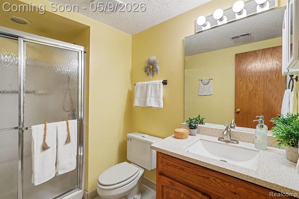 5733 Leeward Court, 51, Clarkston, MI — Photo 14