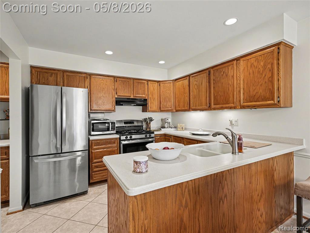 15596 Huntcliff Drive, 40, Macomb, MI 48044 — Photo 8