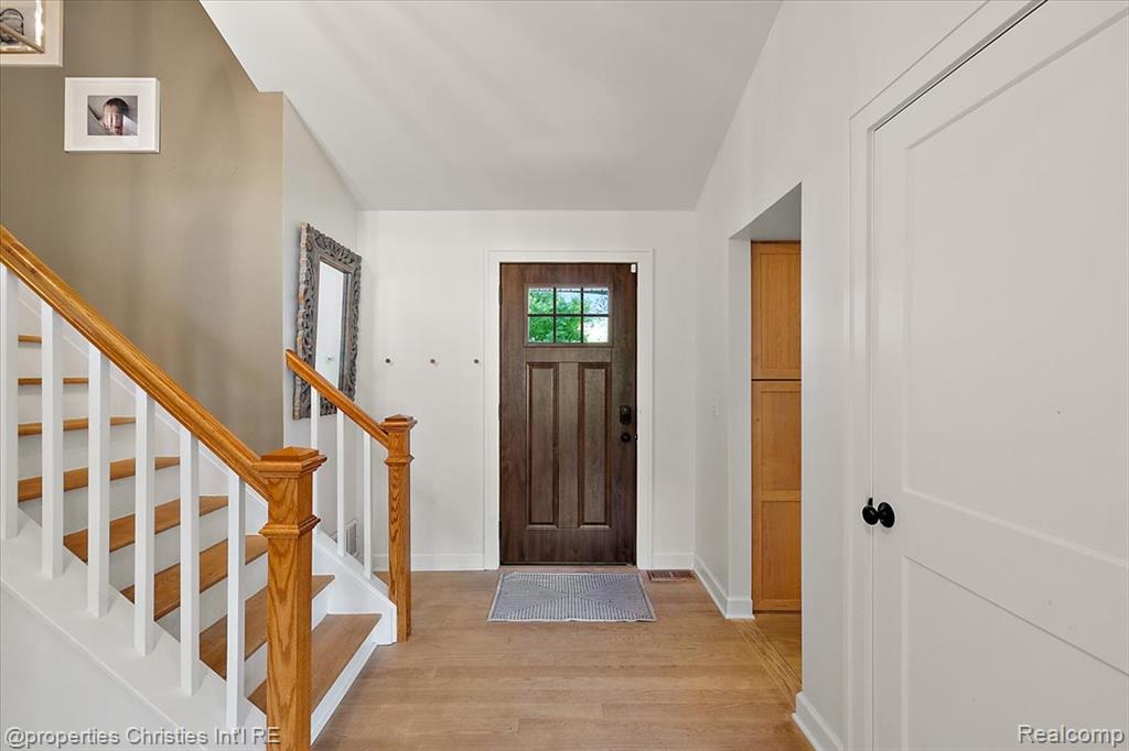 31462 Waltham Road, Beverly Hills, MI 48025 — Photo 3