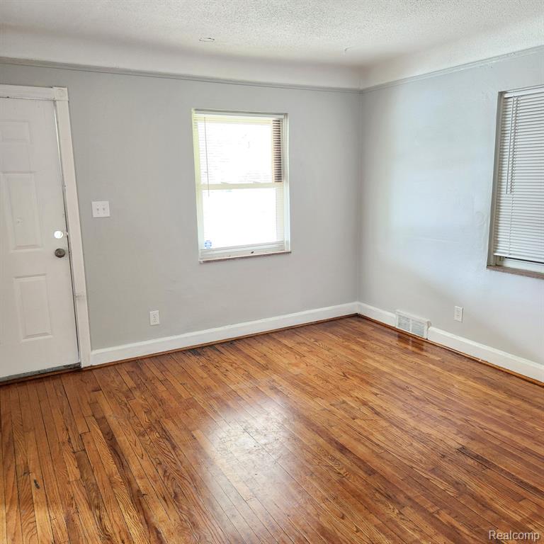 9924 MONTROSE Street, Detroit, MI 48227 — Photo 9