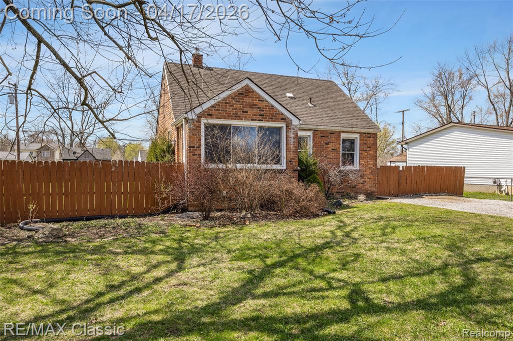 22481 Springbrook Avenue, Farmington, MI 48336 — Photo 3