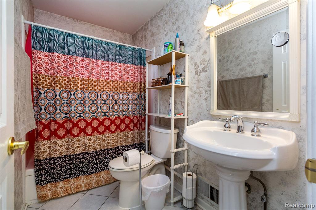 4218 CULVER Street, Dearborn Heights, MI 48125 — Photo 14