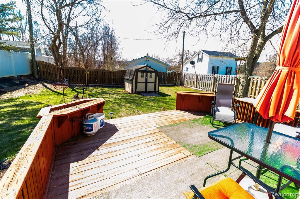 230 E Oregon Street, Lapeer, MI 48446 — Photo 4