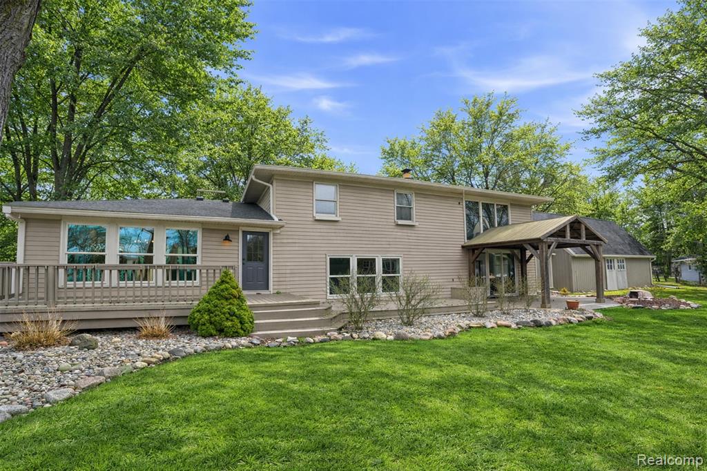 5370 Edgelake Drive, Pinckney, MI 48169 — Photo 35