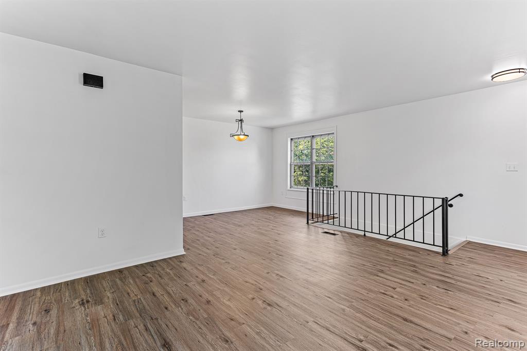 39523 VILLAGE WOOD Road, Novi, MI — Photo 6