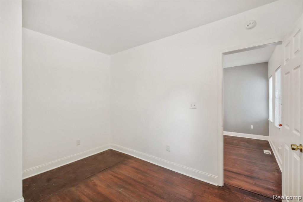 46 E HAYES Avenue, Hazel Park, MI 48030 — Photo 21