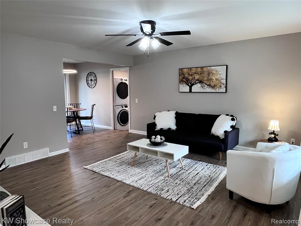 2034 E Nalone, Wixom, MI 48393 — Photo 12