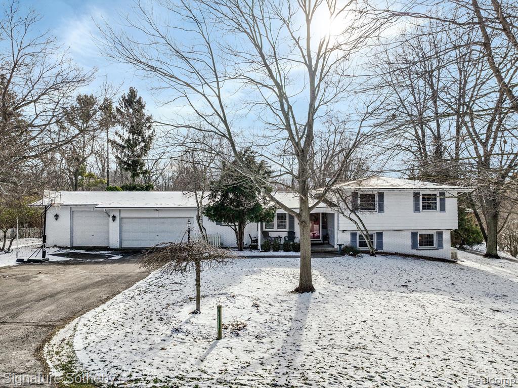 4250 CRESTLINE Drive, Ann Arbor, MI 48103 — front exterior