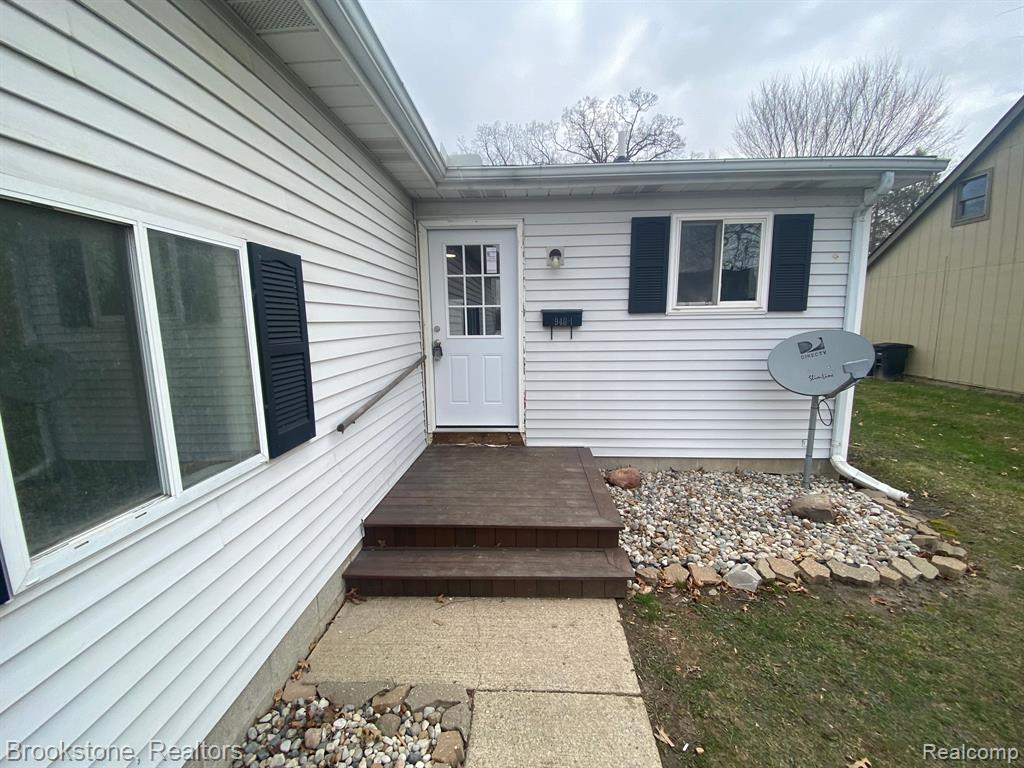 940 FRED W MOORE, St. Clair, MI 48079 — Photo 11