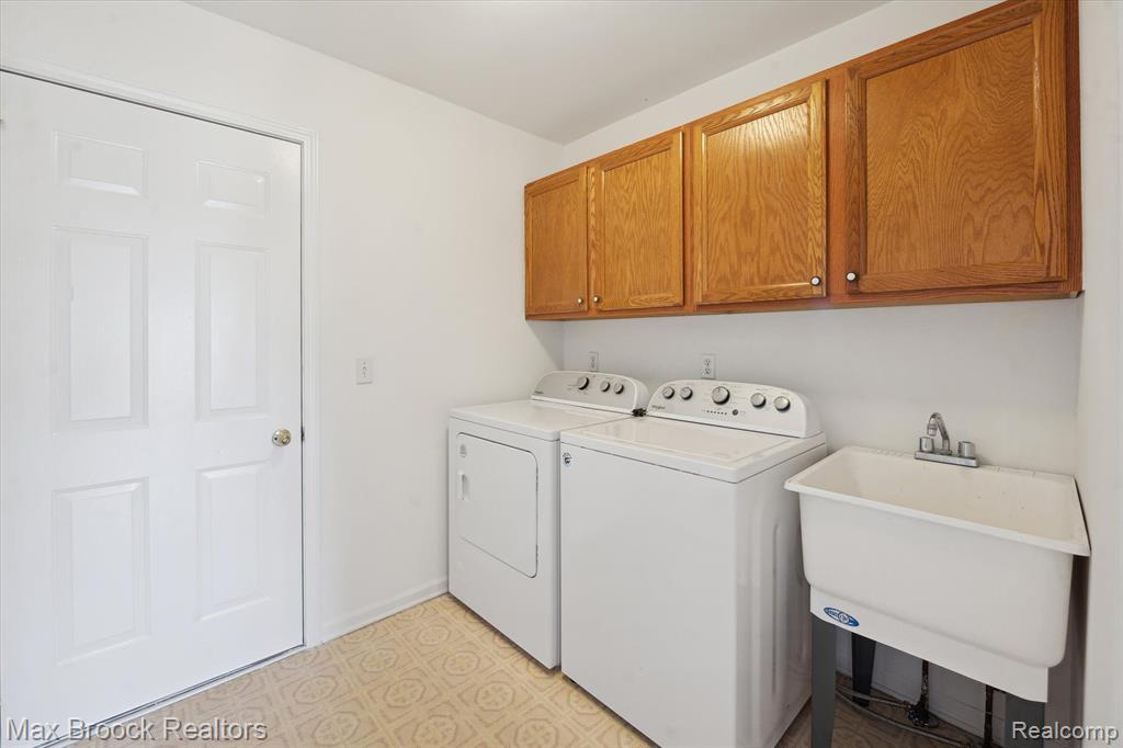 7364 GREEN MEADOW Lane, Canton, MI 48187 — Photo 17