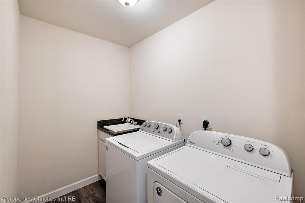 61171 SADDLECREEK Drive, South Lyon, MI 48178 — Photo 21