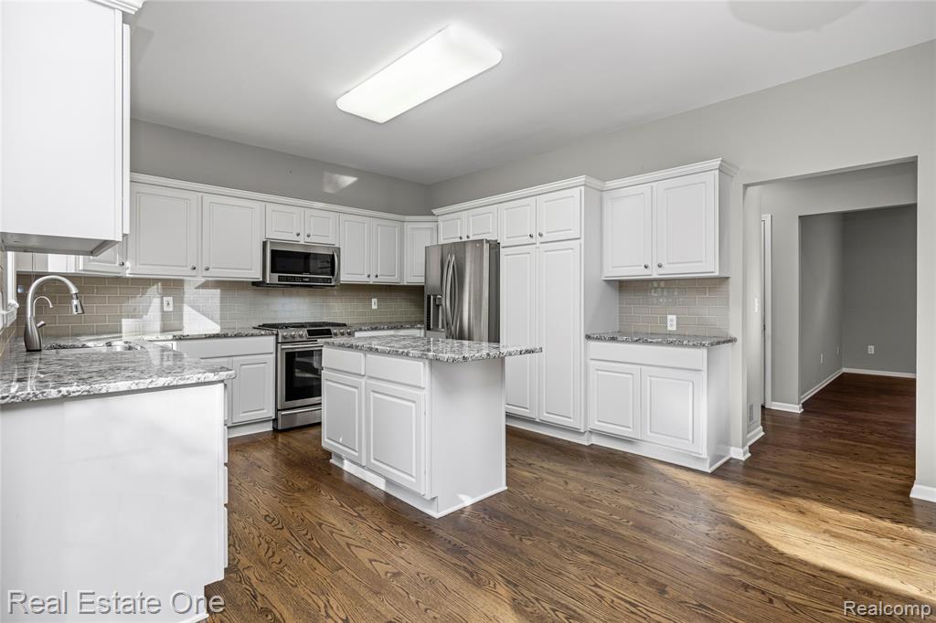 4659 Camelina Street, Commerce Twp, MI 48382 — Photo 32