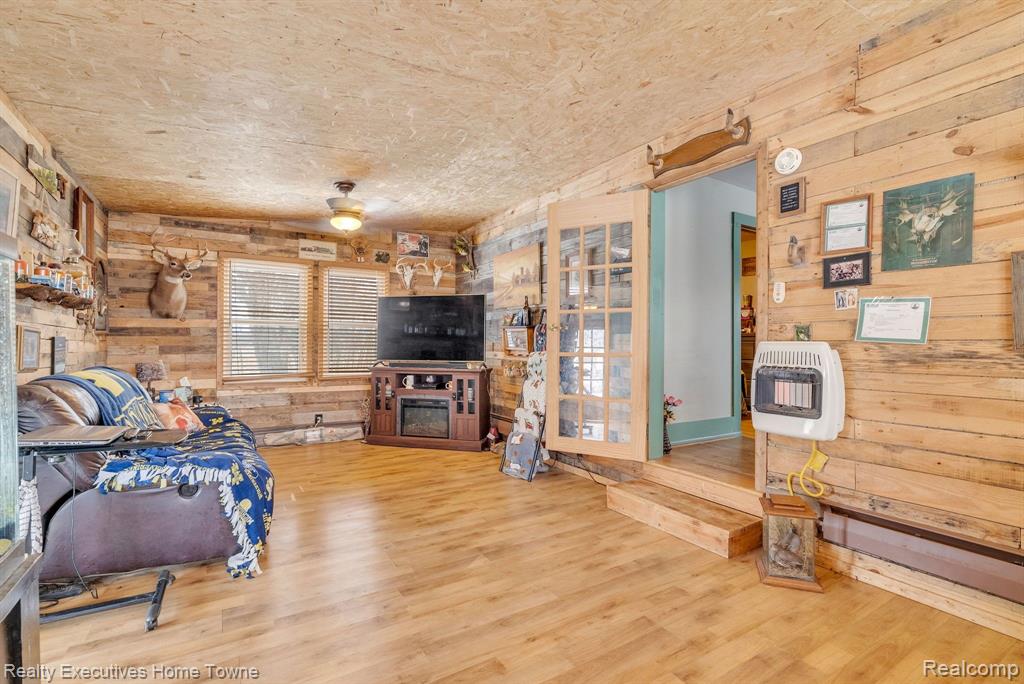 5086 STATE Road, Fort Gratiot, MI 48059 — Photo 5
