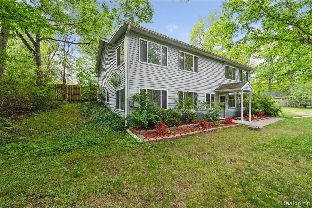 6544 Woodland Road, Whitmore Lake, MI 48189 — Photo 2