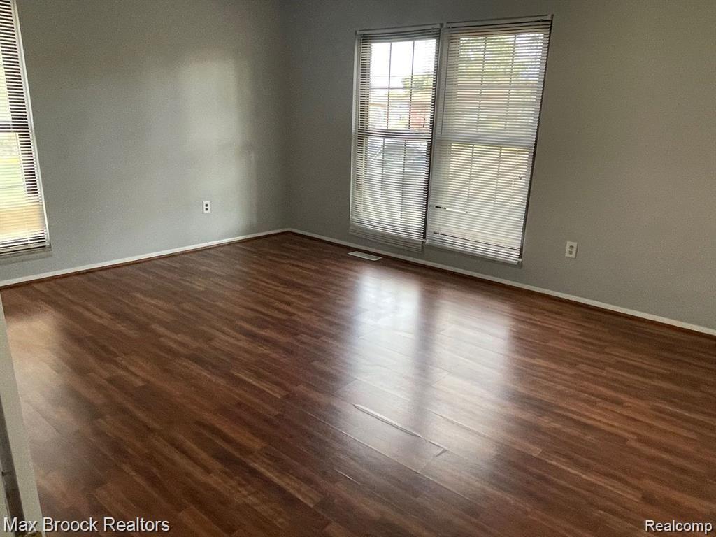2806 ROUNDTREE Drive, Troy, MI 48083 — Photo 7