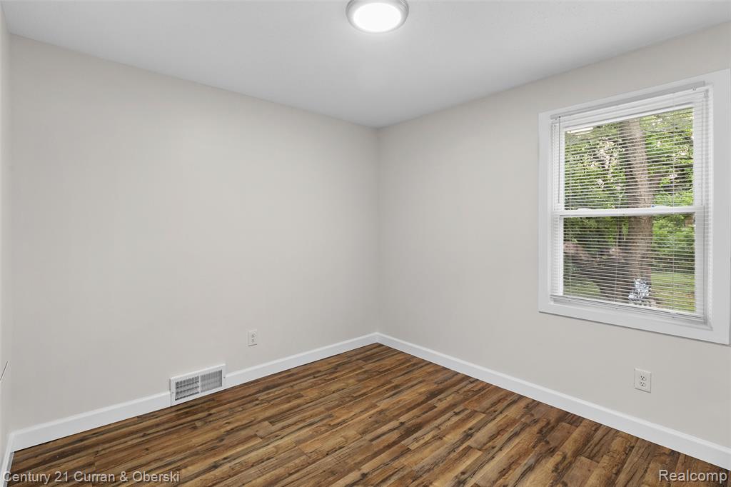 8855 Rosemont Avenue, Detroit, MI 48228 — Photo 12