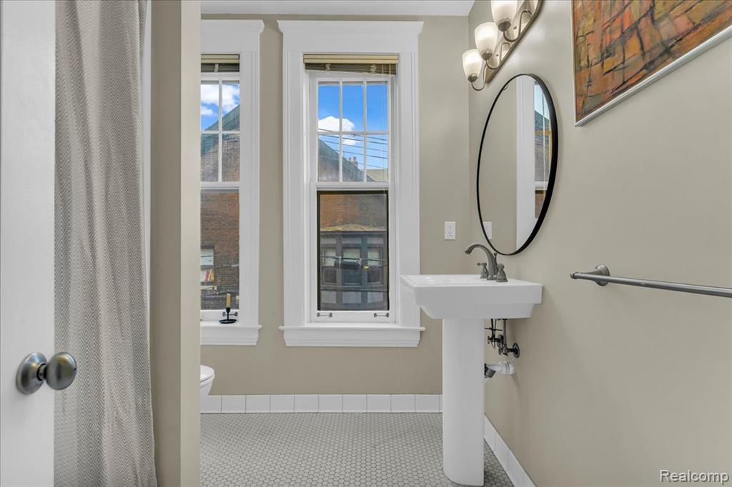 615 W Hancock Street, 202, Detroit, MI 48201 — Photo 18