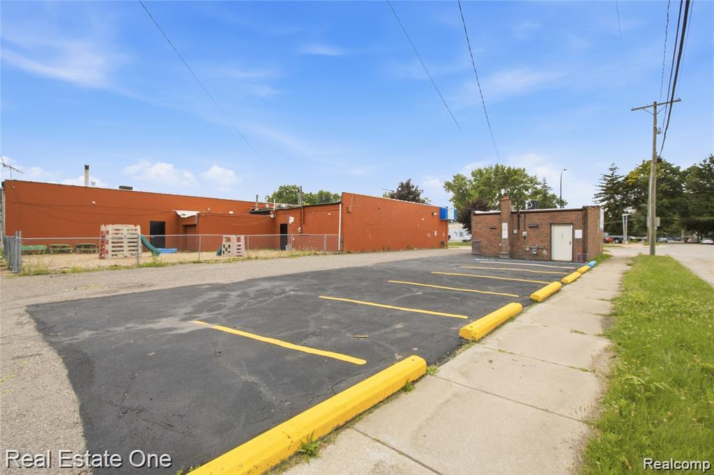 4809 S Beech Daly Street, Dearborn Heights, MI 48125