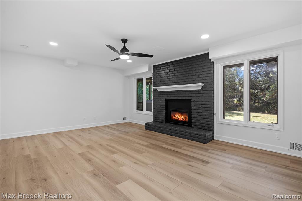 7219 Oakwood Drive, West Bloomfield, MI — Photo 44