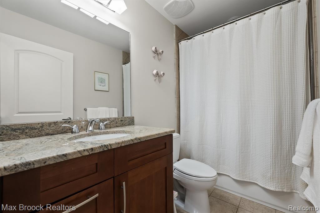 1045 Bennaville Avenue, Birmingham, MI 48009 — Photo 24