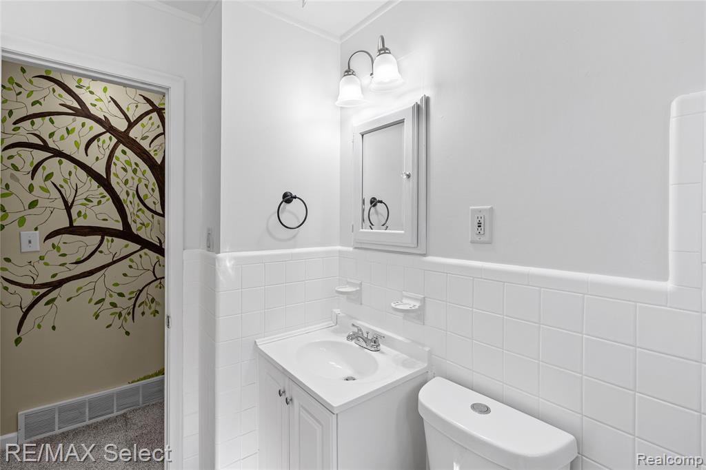 4075 Bristolwood Drive, Flint, MI 48507 — Photo 43