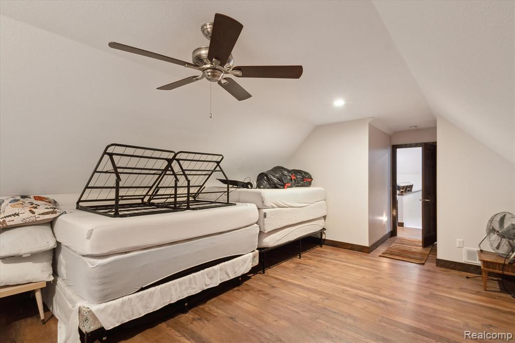 4345 Brenda Court, MI 48656 — Photo 35