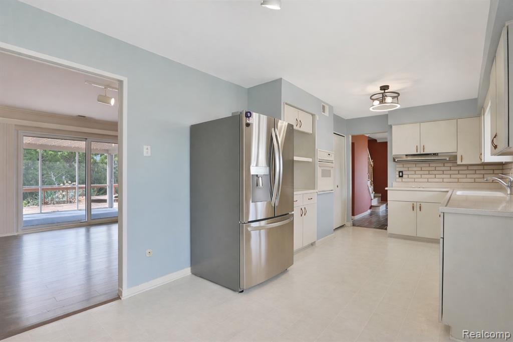 32319 Nottingwood Street, Farmington, MI 48334 — Photo 14