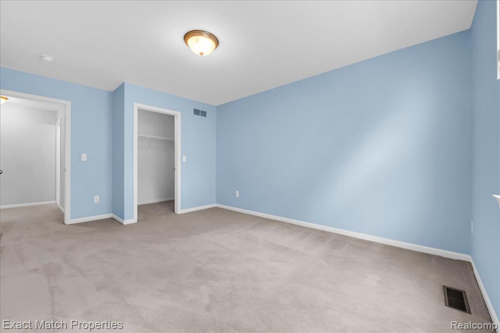 971 Sloane Court, 4, White Lake, MI — Photo 43