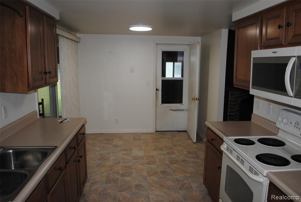 3103 Nokomis Trail, Clyde, MI 48049 — Photo 10