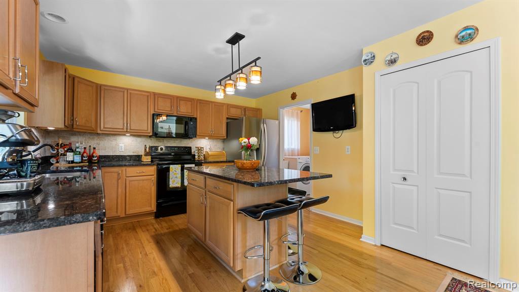29923 Bradford Drive, New Hudson, MI 48165 — Photo 16