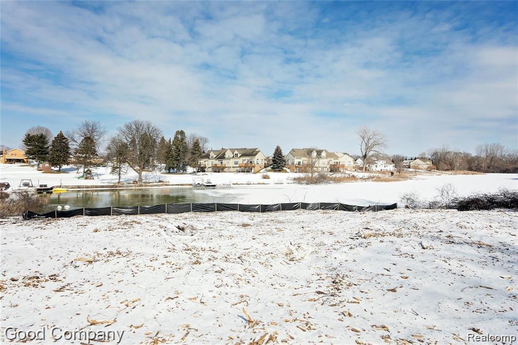 640 Sunnybeach Drive, White Lake, MI — Photo 36