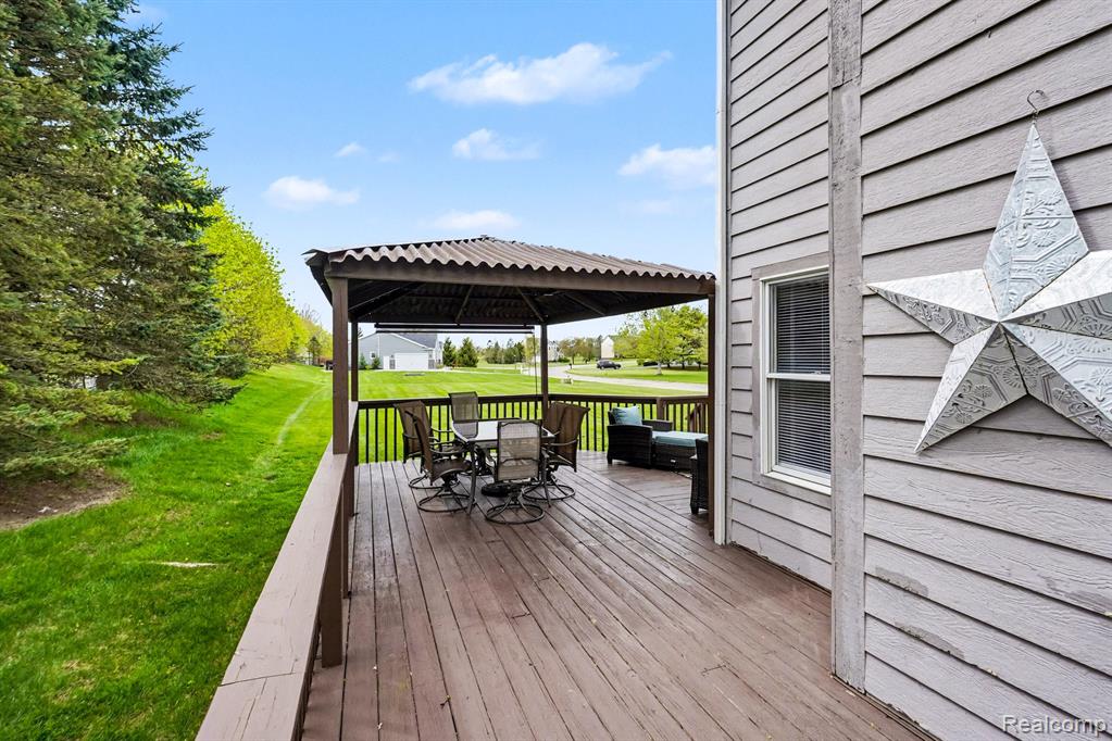 9270 Anacapa Bay Drive, Pinckney, MI 48169 — Photo 22