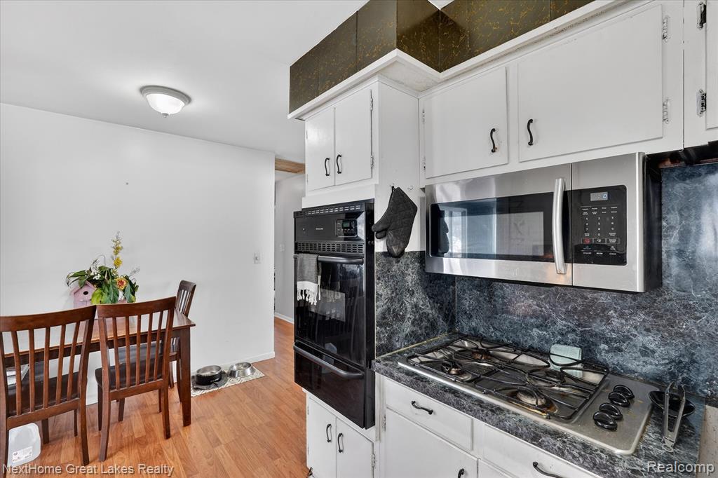 4444 Carmanwood Drive, Flint, MI 48507 — Photo 16