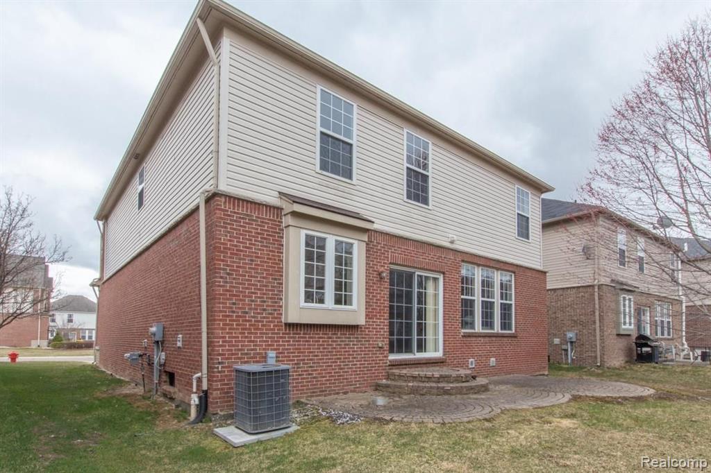 44874 Lafayette Dr., Novi, MI — Photo 5