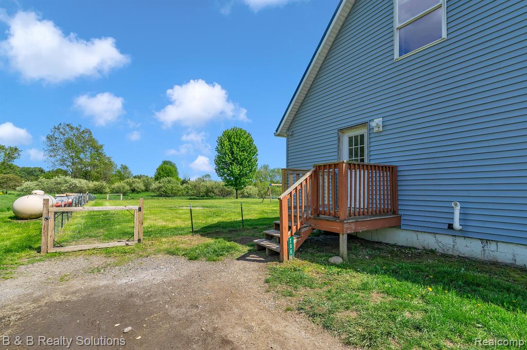 2864 N BLACKS CORNERS Road, Imlay City, MI 48444 — Photo 32