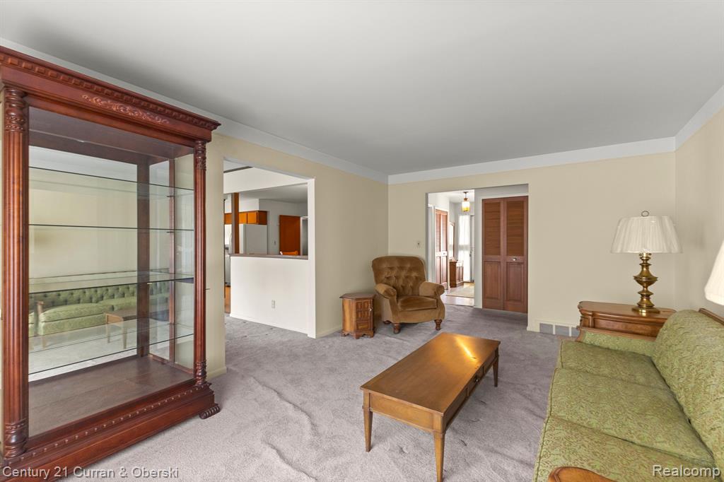 716 N CHARLESWORTH Street, Dearborn Heights, MI 48127 — Photo 9