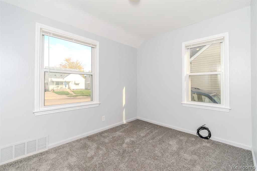 8126 Standard St, Center Line, MI 48015 — Photo 6