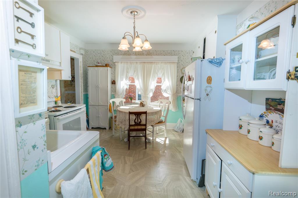 6857 Woodmont Avenue, Detroit, MI 48228 — Photo 15