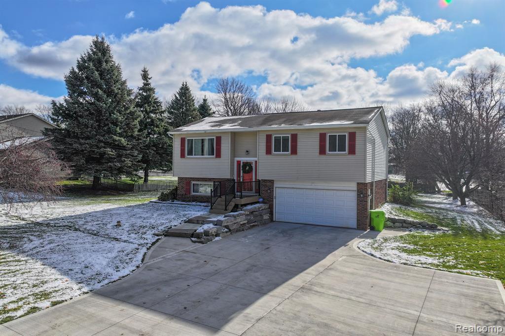 4130 SEYMOUR LAKE Road, Oxford, MI 48371 — Photo 2