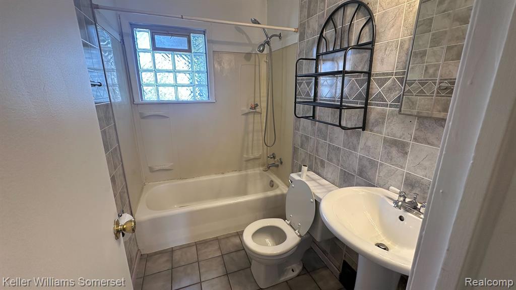 7551 STUDEBAKER Avenue, Warren, MI 48091 — Photo 16