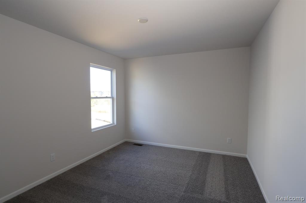 420 Hidden River W, Holly, MI 48442 — Photo 17