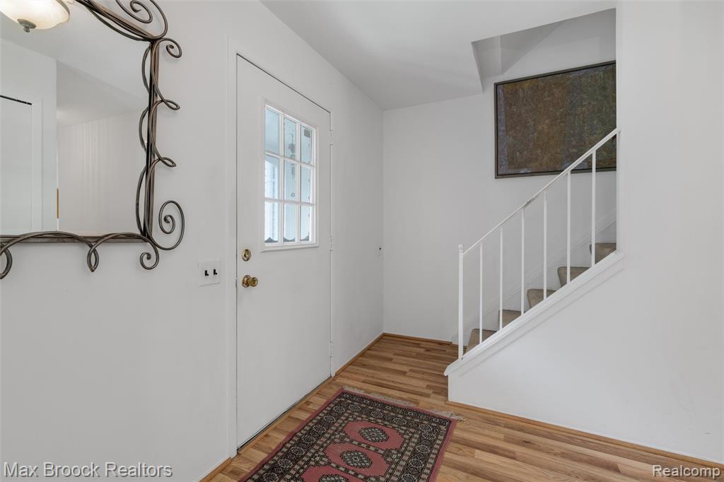 5495 Kingsfield Drive, West Bloomfield, MI — Photo 4