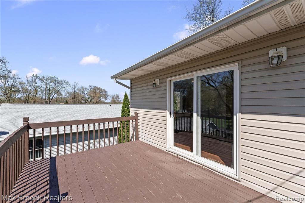 2375 Lakeside Drive, Highland, MI 48356 — Photo 29