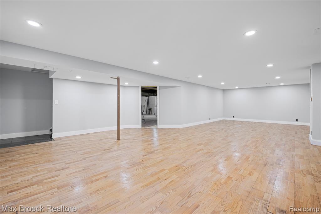 2724 Alveston Drive, Bloomfield, MI 48304 — Photo 34