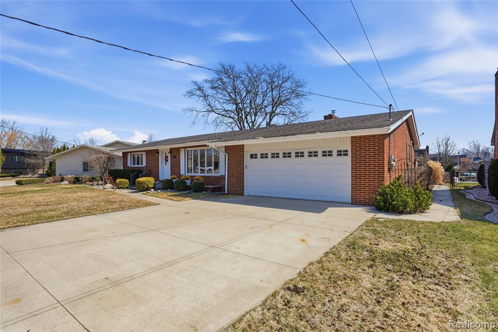 49750 Nautical Drive, Chesterfield, MI 48047 — Photo 42