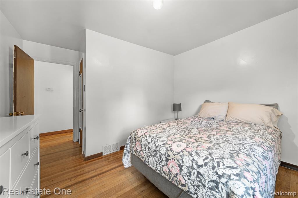 620 S Webik Avenue, Clawson, MI — Photo 17