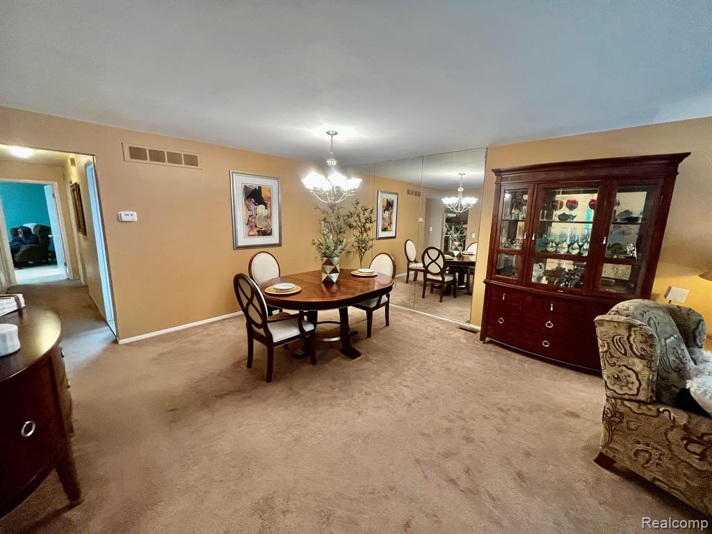 29577 PINE RIDGE Circle, Farmington Hills, MI 48331 — Photo 5